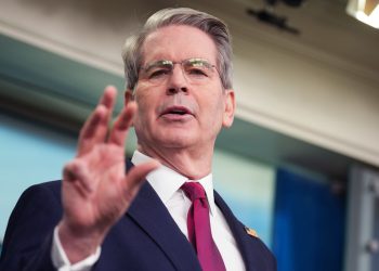 Načelnik američke riznice poziva na pregled Feda za ‘mnoge pogreške’ (video) – RT Business News