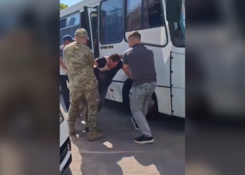 Nacrt službenika koji brutaju regrute u Ukrajini (videozapisi) – RT Rusija i bivši Sovjetski Savez