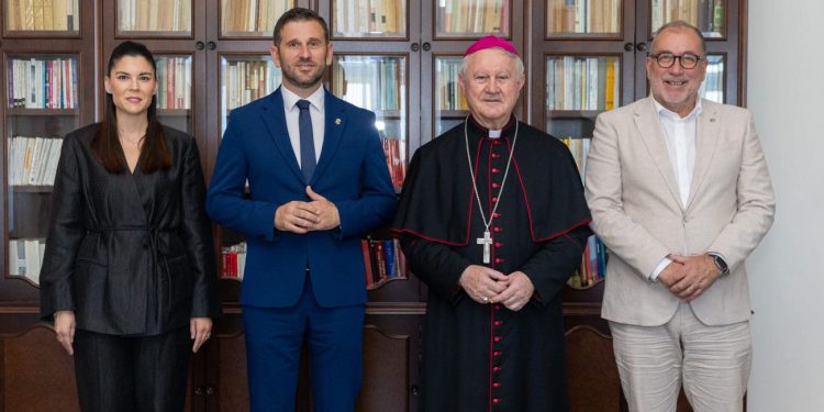 Nadbiskup primio novoizabranog gradonačelnika Splita i njegove suradnike