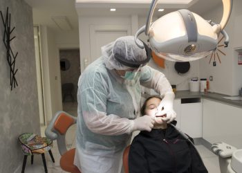 Nedjelja je, zub vas boli za poludit’, a analgetici više ne pomažu. Evo gdje možete potražiti pomoć