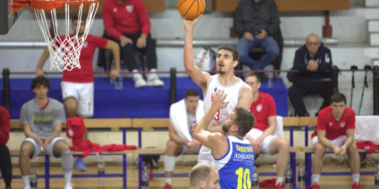 Neki dan su slavile Una Majstorović i Andrea Milat u Litvi, a sad Mateo Tomašević u Armeniji