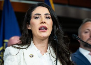 Nema oružja za Kijev zbog crkvenog progona – američka Kongresna žena – RT World News