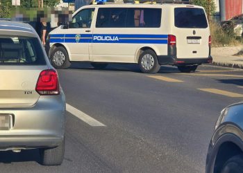 Neobični sudar u Splitu: Autom udario vozilo koje je stajalo u koloni, ovo se odbilo u treće vozilo