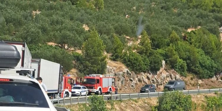 Nesreća na Jadranskoj magistrali: Motociklist sletio s ceste, prevezen u bolnicu