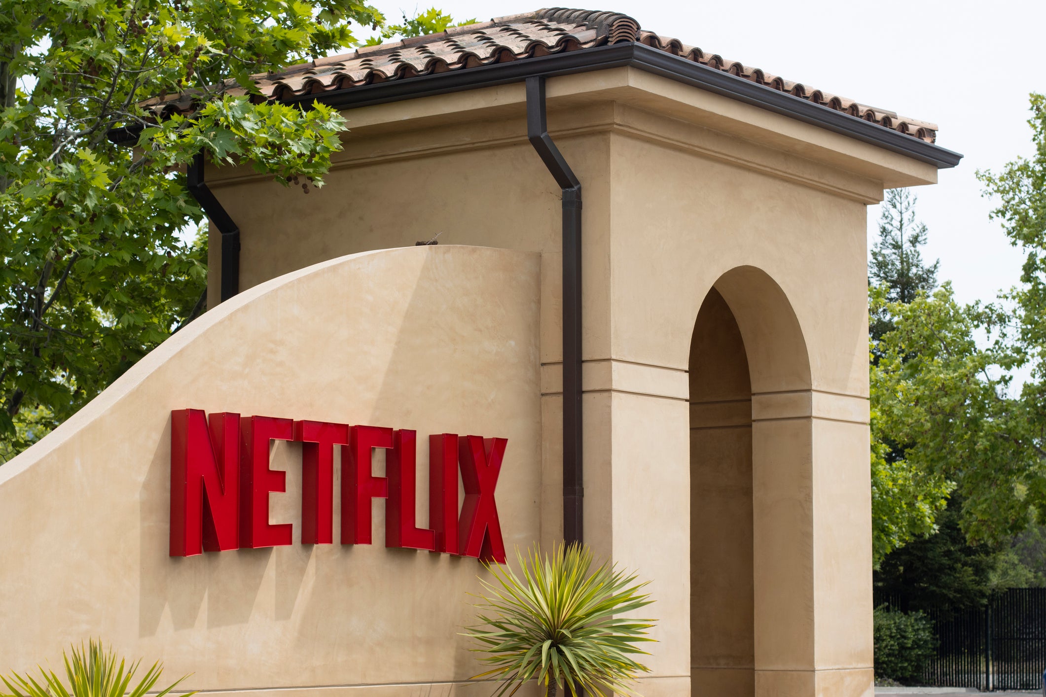Bivši zaposlenik Netflixa tvrdi da je streaming div diskriminirao njezine i druge žene u boji