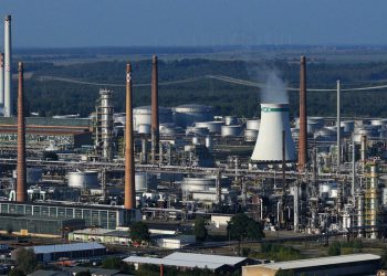 Njemački grad želi rusko naftu – Politico – RT World News