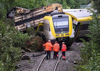 Njemački pad vlaka: Sve što znamo nakon što je skretanje ubijalo tri, a ozlijedi desetine