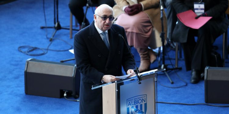 Nogometni super-agent Jonathan Barnett optužen je za držanje žene kao “seksualni rob”