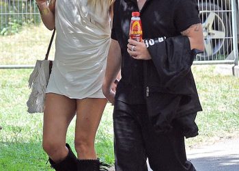 Novi dečko Tasha Ghoruija bio je u dugoročnoj vezi sa zadivljujućim fotografom ‘samo nekoliko tjedana prije nego što je javno izašla sa strogo zvijezdom’ i ostavlja prijatelje ‘šokirana’ dok se brzo kreće dalje