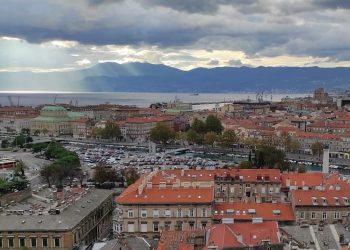 OPREZNO U PROMETU Zbog jakog vjetra, na dionici Jadranske magistrale zabrana za I. skupinu vozila