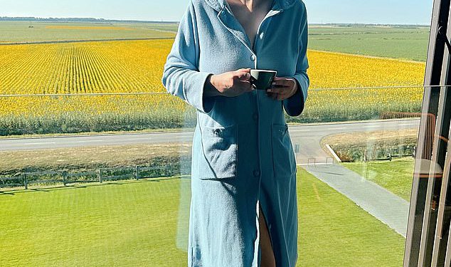 Obožavatelji divljaju dok Jelena Dokic pokazuje svoj mršavi tijek nakon velikog gubitka kilograma: ‘Natrag na vašu figuru dok ste igrali tenis’