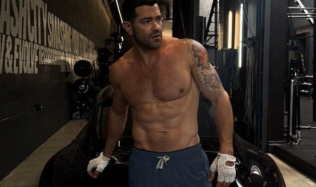 Očajne domaćice Hunk Divises Ex Scheana Shay-a