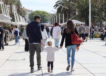 Odlične vijesti: Hrvatski grad od rujna uvodi besplatne vrtiće, školske udžbenike, ali i karte, neki će dobiti i naknadu