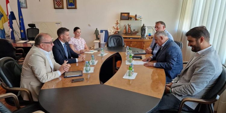 Održan prvi radni sastanak župana Bobana i gradonačelnika Šute: “Cilj je kontinuirana suradnja”