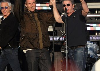Ogromne čelične ograde podignute su uoči predstojećih svirki Oasis Reunion kako bi spriječile obožavatelje bez ulaznica da gledaju show ‘Free’ dok se braća Gallagher vraćaju u Heaton Park