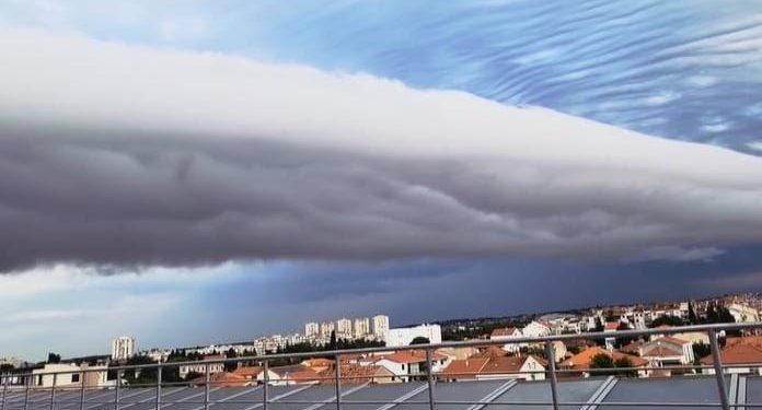 Ogromni oblak preletio Zadar za dvije minute