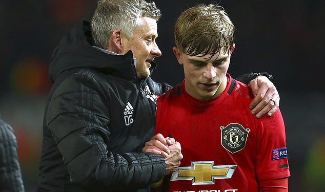 Ole Gunnar Solskjaer ‘Otvorena za ponovno ujedinjenje s bivšom zvijezdom Manchester Uniteda’, kao što šef Besiktasa smatra da 24-godišnjak predaje u karijeri Lifeline