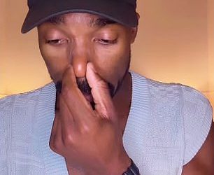 Ore Oduba se raspada u suzama, jer ‘sramna i sramota’ voditelj priznaje da je prevaren u složenoj internetskoj prijevari