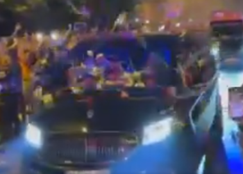 Osimhen Lands in Istanbul: Galatasaray navijači u Deliriumu