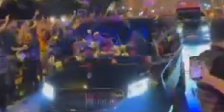 Osimhen Lands in Istanbul: Galatasaray navijači u Deliriumu