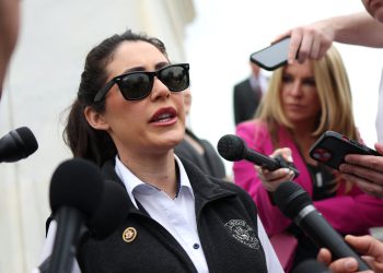 Ostati vjeran Trumpu nakon što se Bondijeve Epstein dosjei u Turn pokazuje kao najveći test volje za republikance