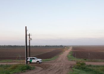 Osumnjičeni za pucanje pogranične patrole u Teksasu identificiran kao napad na agente narastao