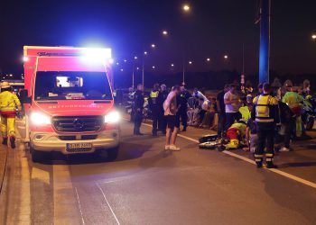 Otkrivači su ozlijeđeni nakon njemačkog vatrometa koji pokazuju po zlu