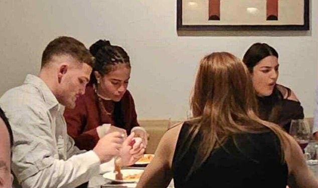 Otkrivanje detalja na fotografiji govori o odnosima Mary Fowler i Nathana Clearyja – dok Matildas Star otkriva sjajne vijesti