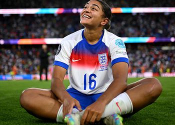 Otkriveno: Bizarni razlog zašto će zvijezda Lionessesa Jess Carter propustiti proslave na otvorenoj vrhunskoj paradi sa svojim trijumfalnim suigračima