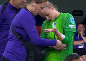 Otkriveno: Kaznena pucnjava Hannah Hampton ‘varalice’ – koju je zalijepila za ruku! Kako joj je domaća zadaća golmana Lionessesa pomogla da trijumfira nad Španjolskom