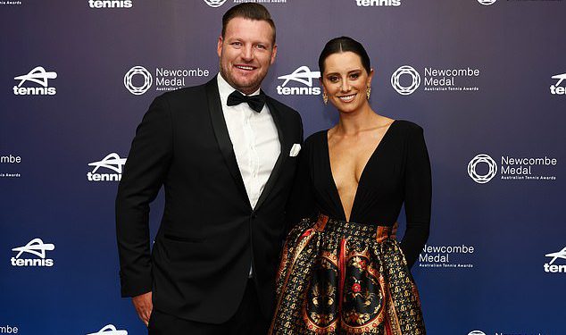 Otkriveno: Zapanjujuća činjenica o romansi teniske zvijezde Sam Groth sa suprugom koja ga je vidjela optuženog za neprimjereno ponašanje njegovih političkih suparnika