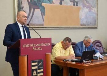 Otvorena brojna pitanja: Razmatraju se trase brze ceste do aerodroma, ali i kroz Pelješac, a za otoke je stigao novi helikopter