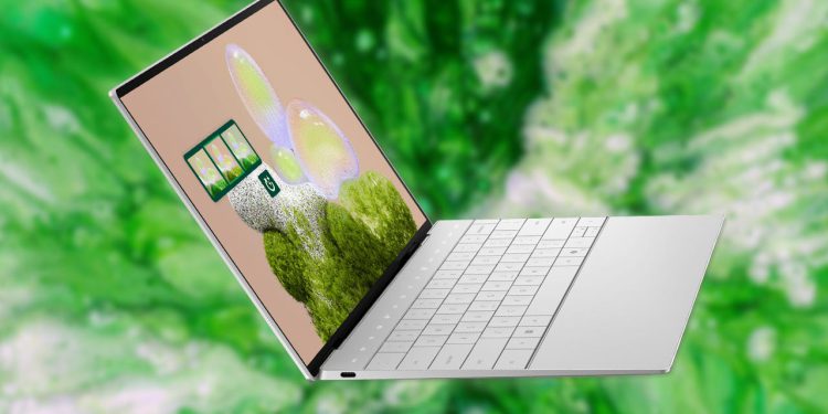 Ovaj 2,6 kilograma četkani aluminij Dell XPS 13 Ultra prijenosni prijenosno računalo je u prodaji za samo 750 USD
