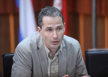 Ovaj čovjek trebao je postati gradski vijećnik, ali je mjesto prepustio Katarini Prnjak. Nazvali smo ga, a on je rekao: “Imam nespojivu dužnost”