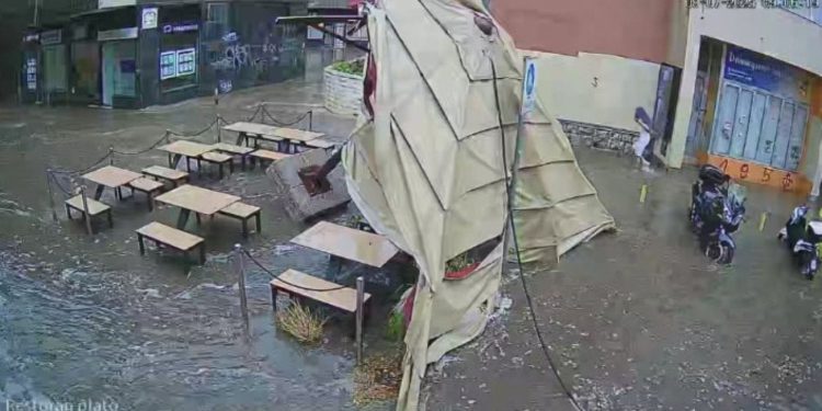 Ovako je studentska menza u Splitu izgledala tijekom snažne oluje