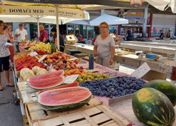 Ovo je najjeftinije voće na šibenskoj tržnici: ‘Nekad se prodavalo i tonu dnevno, a sada prodajen na fete!’