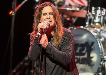 Ozzy Osbourne u dva desetljeća zdravstvene bitke: iz Rockerove tajne Dijagnoze Parkinson -a koju je otkrio prije pet godina do više operacija prije smrti u dobi od 76 godina