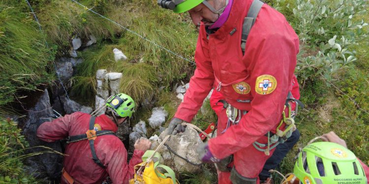 PIEDMONT CALE SPASUE: Eksploziv koji se koristio za preuzimanje ozlijeđenog istraživača iz podzemne špilje u Italiji