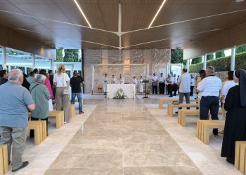 PODSTRANA Svečano otvoren prostor za oproštaj od pokojnika i blagoslovljen novi oltar