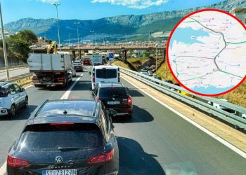 POLA GRADA U CRVENO Prometni kolaps na izlazu iz Splita, vozači na rubu živaca: “Morao sam promijeniti planove zbog gužve”