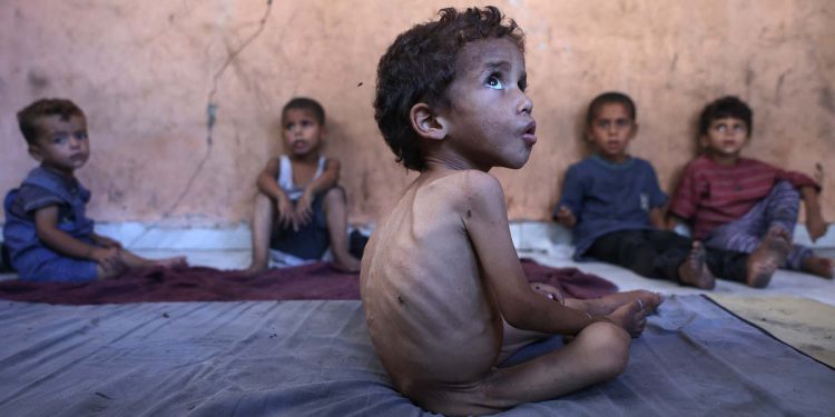 Palestinci u Gazi postali su “hodajući leševi”, kaže UN kako se kriza gladi produbljuje