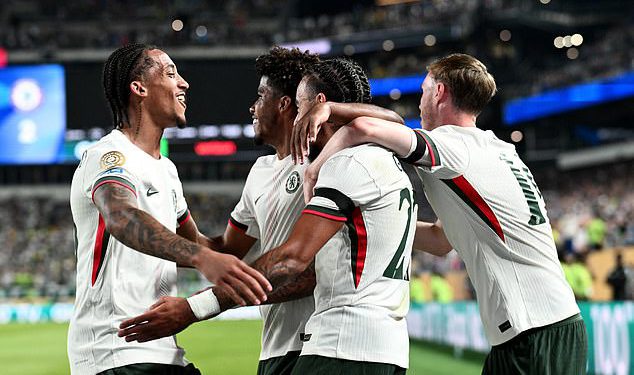 Palmeiras 1-2 Chelsea: Kasni vlastiti gol vidi Blues Reaching polufinale Club Svjetskog kupa nakon što Estevao omamljuje buduće suigrače s sjajnim štrajkom