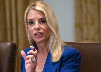 Pam Bondi preskače samit o trgovini ljudima zbog medicinskog izdanja