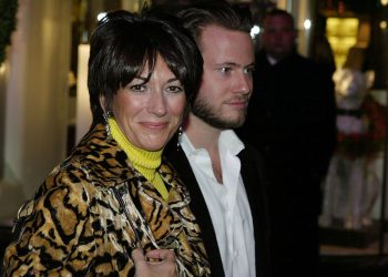 Panel kuće glasa glasa za poziv Ghislaine Maxwell preko Epstein datoteka