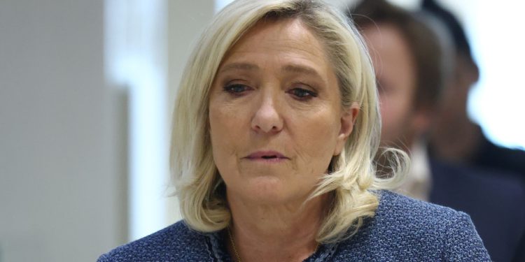 Paris kaže da je AC plan Le Pen pun vrućeg zraka – Politico – RT World News