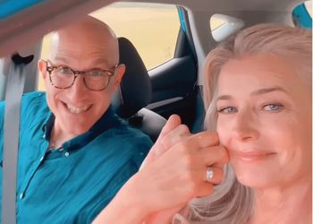 Paulina Porizkova je zaručena! Model, 60, prihvaća prijedlog dečka Jeffa Greensteina, 61, nakon što je otkrio pokojnog supruga Ric Ocasek kontrolirao njezin život