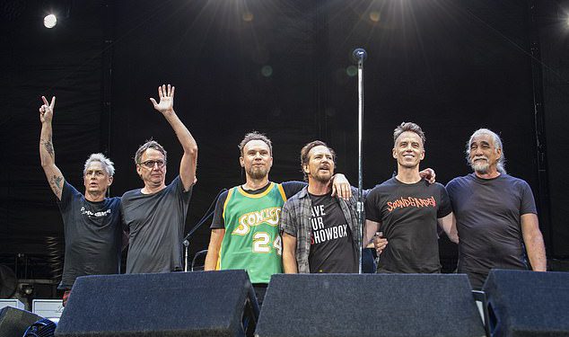 Pearl Jam šokira obožavatelje dok otkrivaju odlazak voljenog bubnjara Matta Camerona