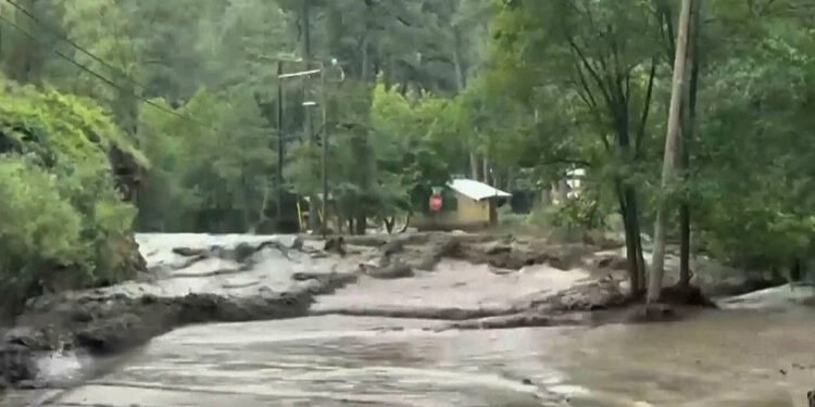 Pet spašenih od poplava u Novom Meksiku, manje od mjesec dana nakon što su oluje ubile tri na istom području