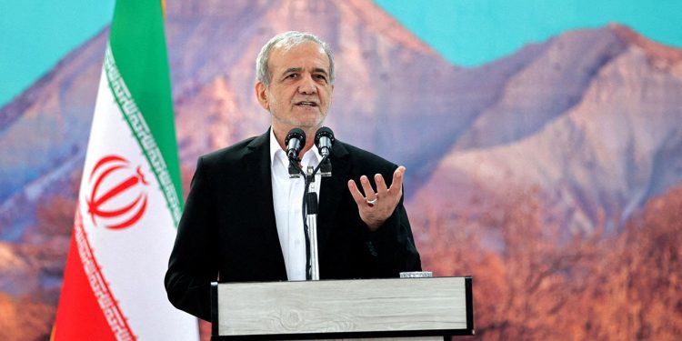 Pezeshkian je prošlog mjeseca pretrpio ozljedu nogu pobjeći navodno zračno napajanje, tvrdi Iran