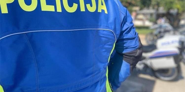 Pijana 50-godišnjakinja napala policajce u Šibeniku